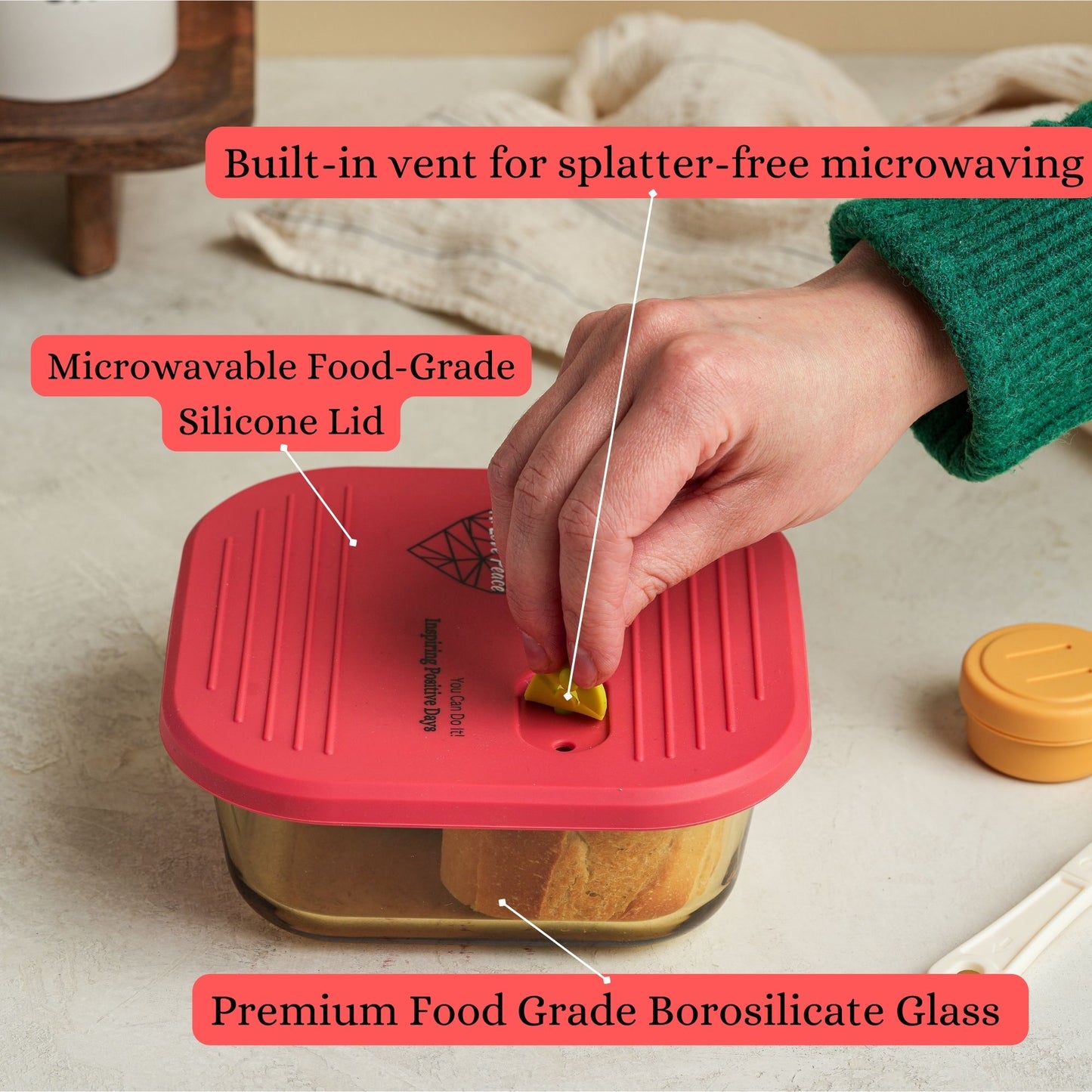 Ai Love Peace Glass Lunch Container – Perfect for On-the-Go Meals ( White & Red)